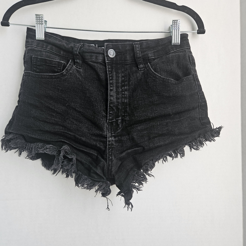 No Boundaries Black Frayed Jean Shorts